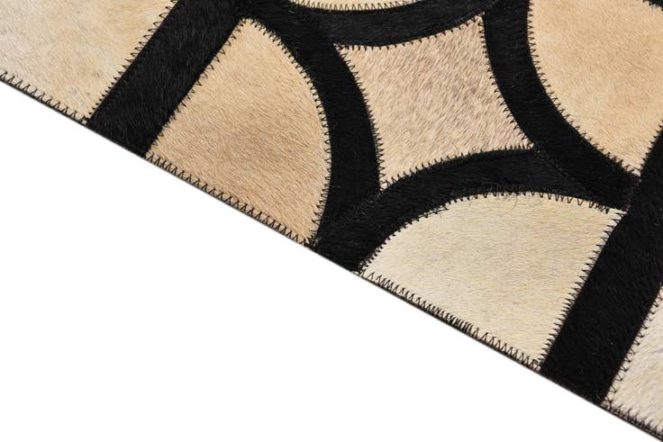 Detail image of 5' x 7' 10 Cowhide Rug
