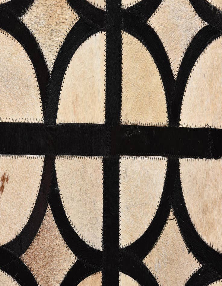 Detail image of 5' x 7' 10 Cowhide Rug