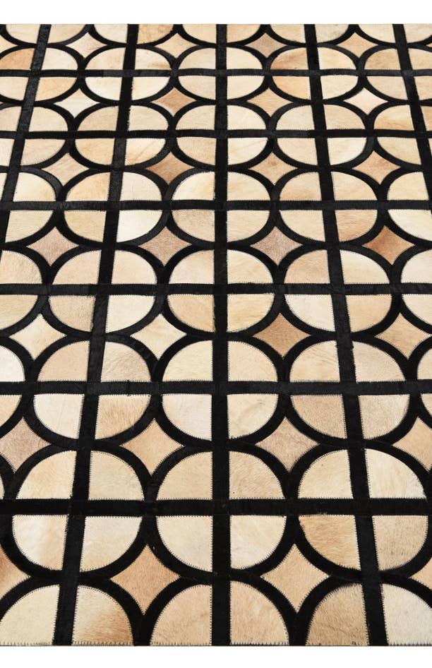 Detail image of 5' x 7' 10 Cowhide Rug
