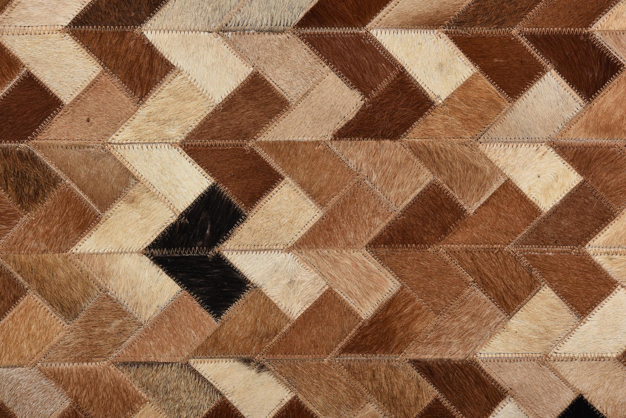 4' 7 x 6' 6 Cowhide Rug