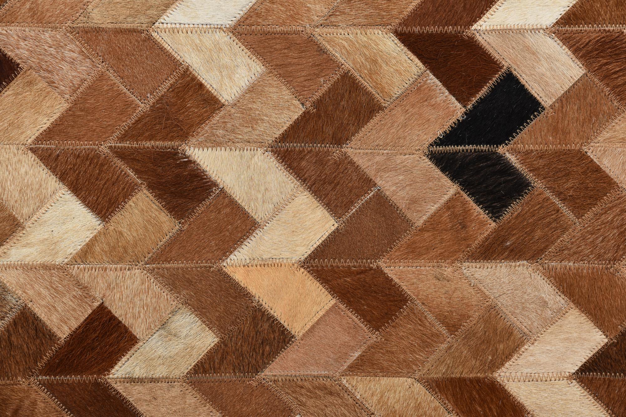 4' 7 x 6' 6 Cowhide Rug