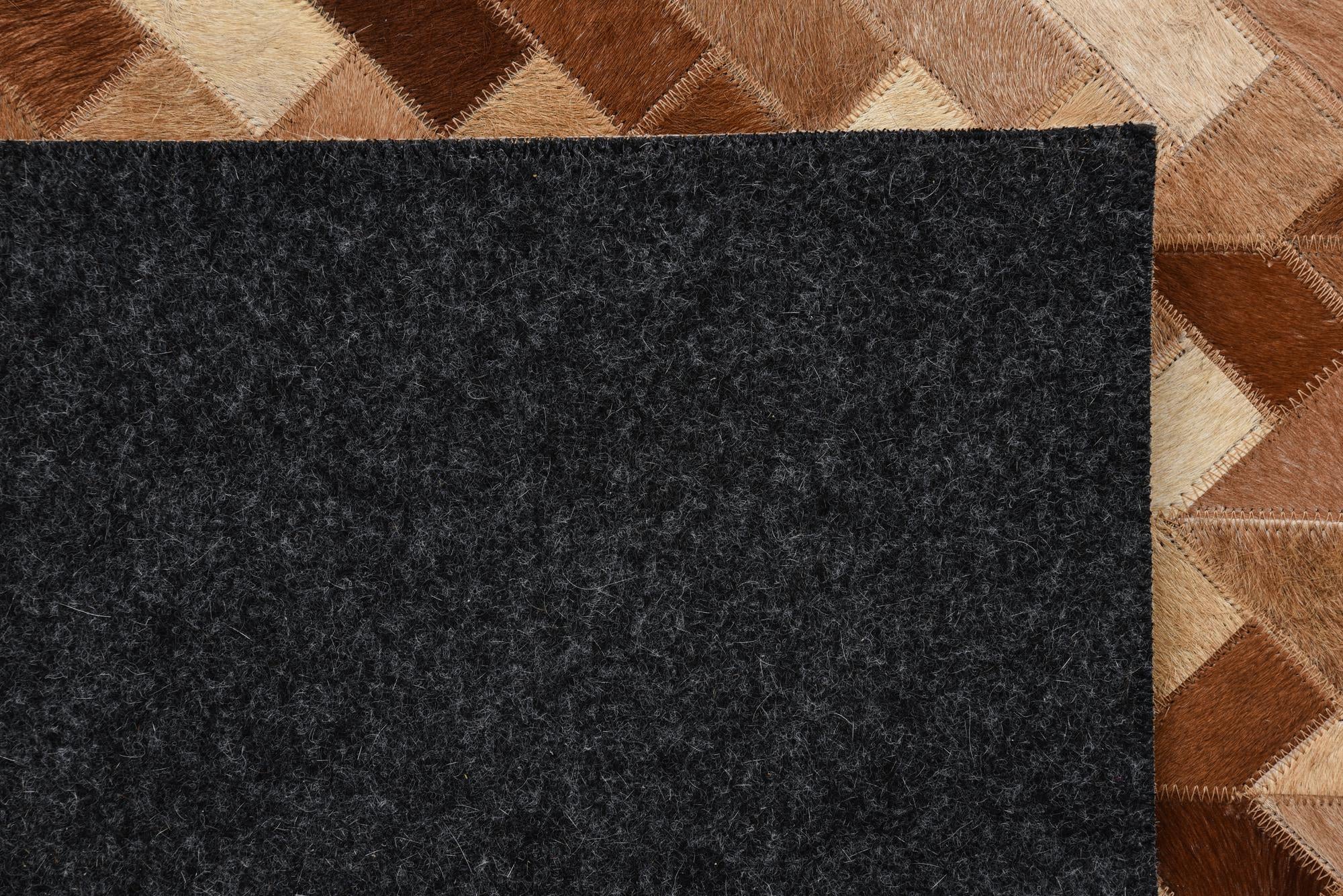 4' 7 x 6' 6 Cowhide Rug