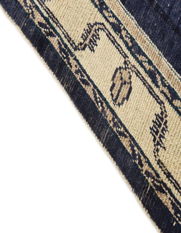 Detail image of 9' 4 x 12' 5  Hand Knotted Darya Wool Rug