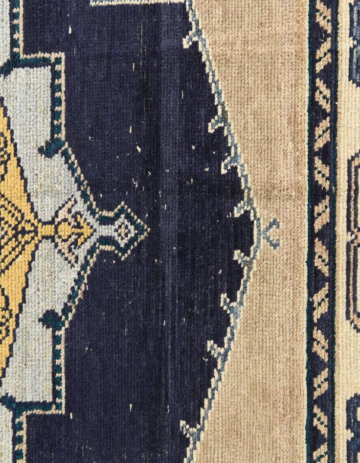 Detail image of 9' 4 x 12' 5  Hand Knotted Darya Wool Rug