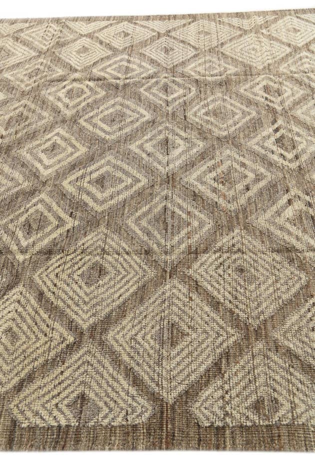 Detail image of 8' 3 x 10' 4 Hand Knotted Darya Wool Rug