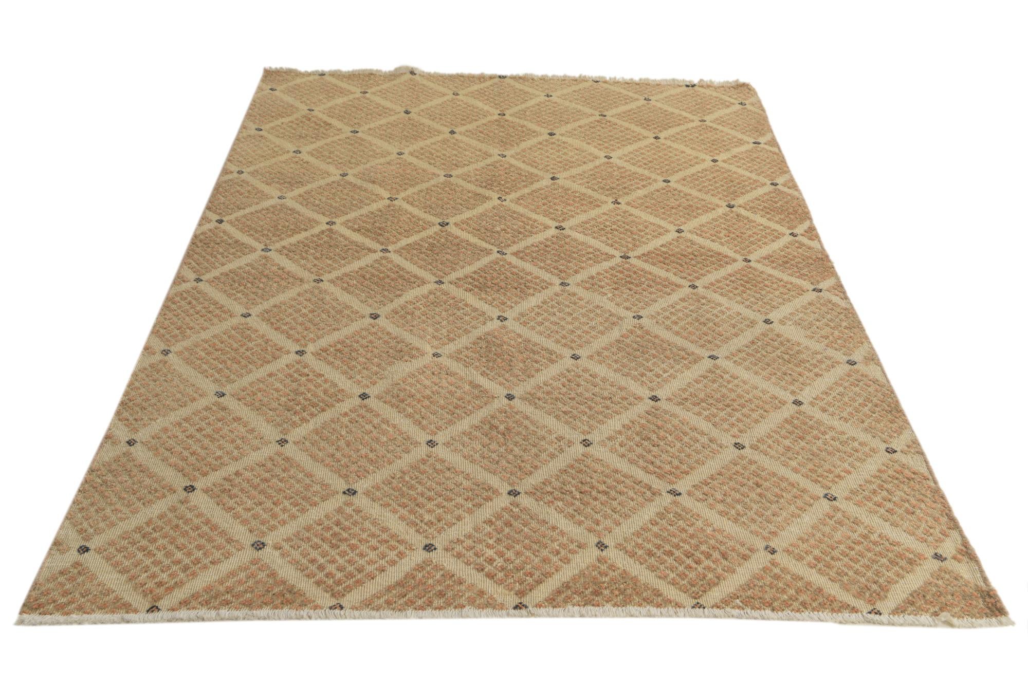5' 8 x 7' 10 Hand Knotted Darya Wool Rug