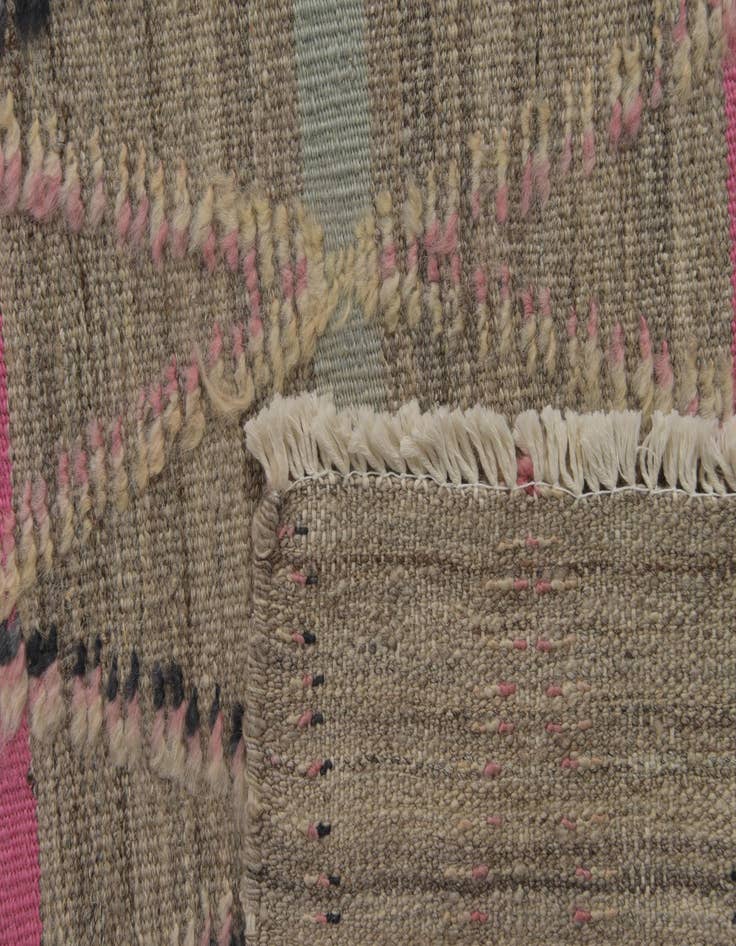 Detail image of 6' 5 x 9' 10  Hand Knotted Darya Wool Rug