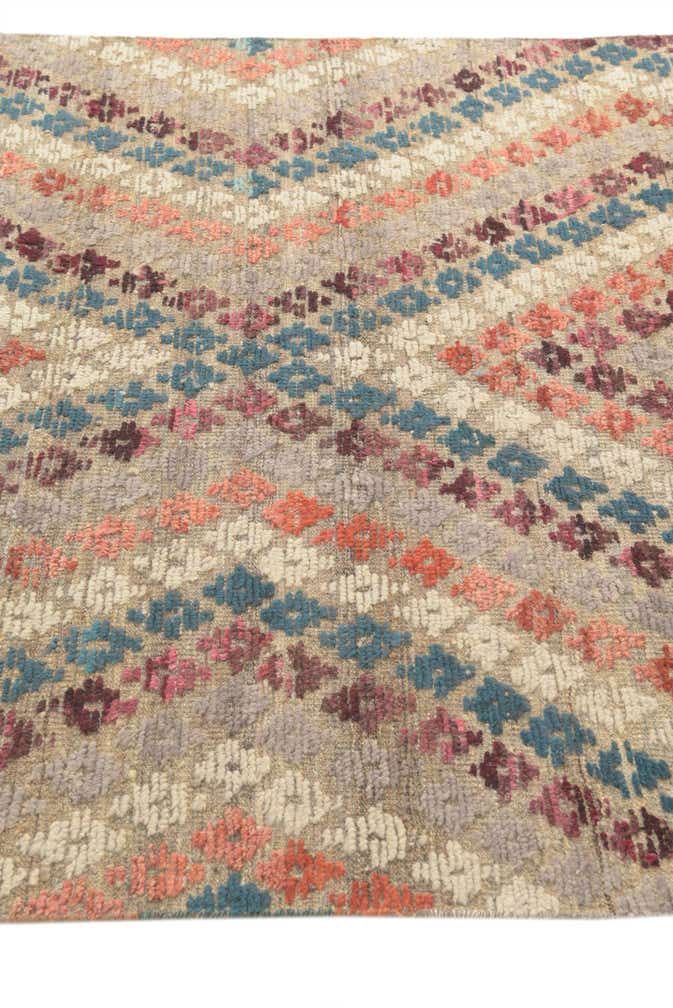 5' 7 x 8' 7 Hand Knotted Darya Wool Rug