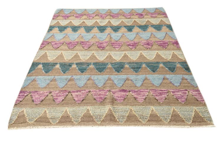 Detail image of 5' x 7' Hand Knotted Darya Wool Rug