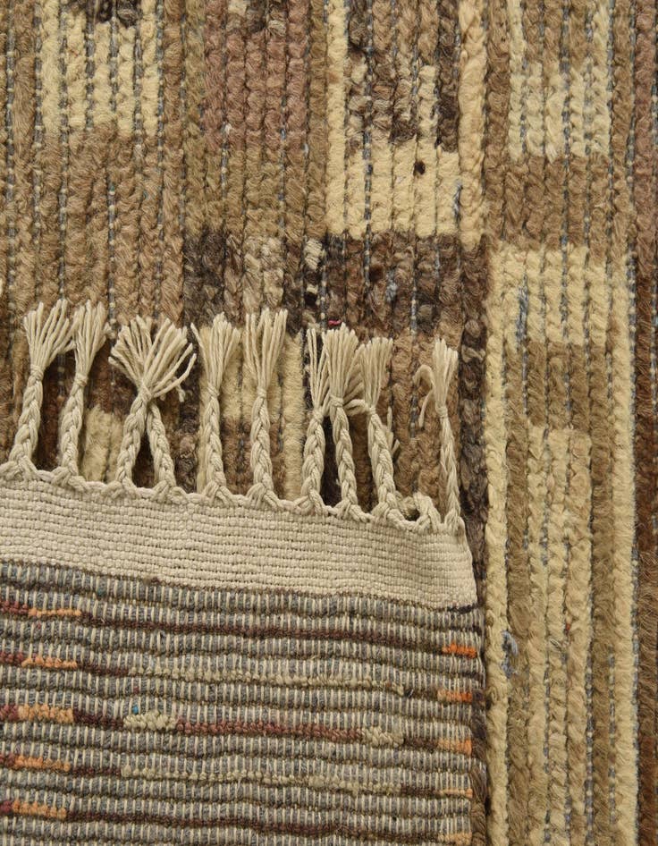 Detail image of 5' 4 x 8' 7  Hand Knotted Darya Wool Rug