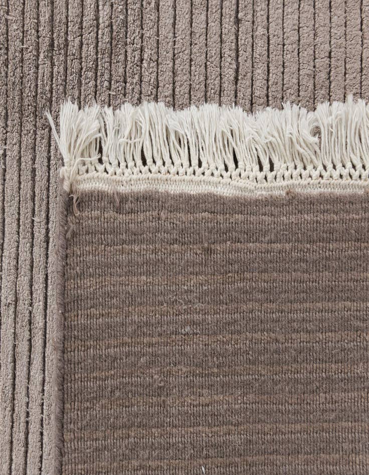 Detail image of 9' 7 x 13' 1  Hand Knotted Darya Wool Rug