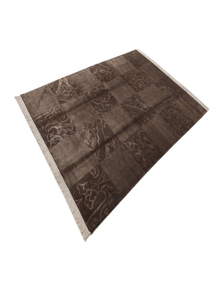 Detail image of 6' 6 x 9' 11  Hand Knotted Darya Wool Rug