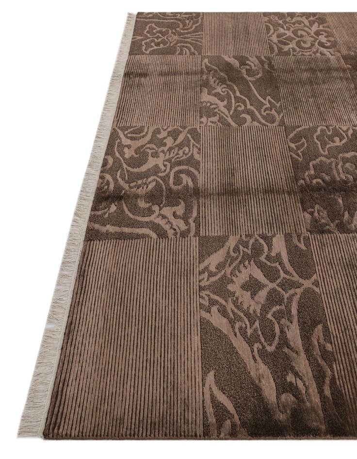 Detail image of 6' 6 x 9' 11  Hand Knotted Darya Wool Rug