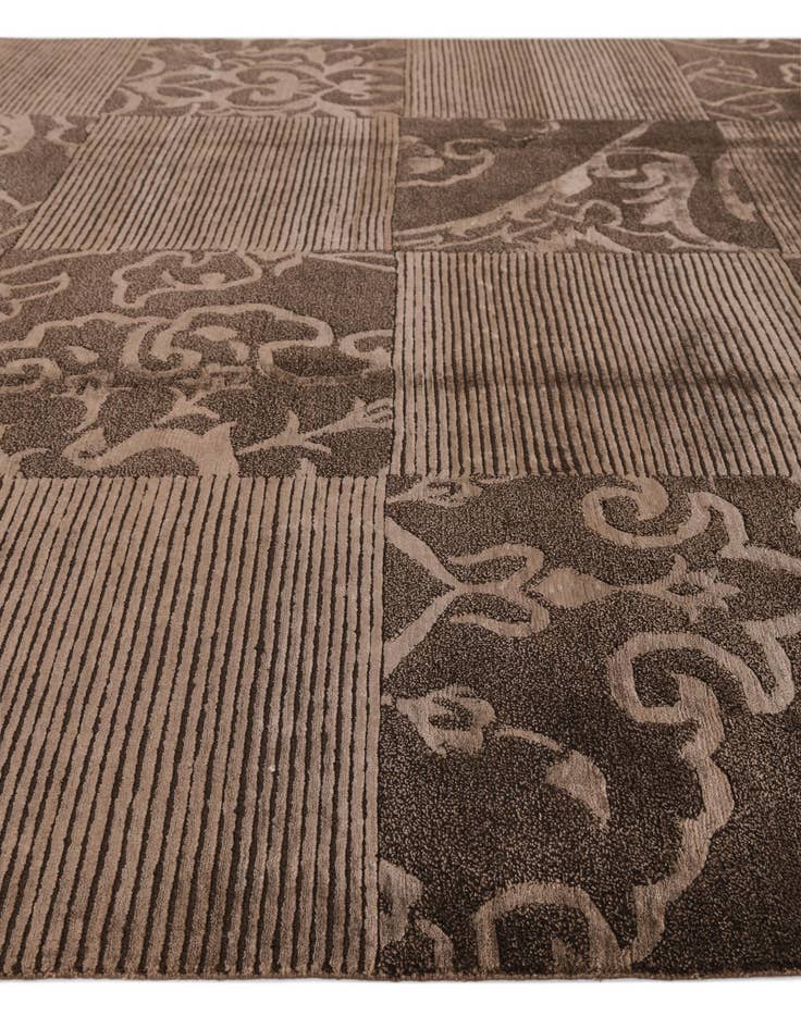 Detail image of 6' 6 x 9' 11  Hand Knotted Darya Wool Rug