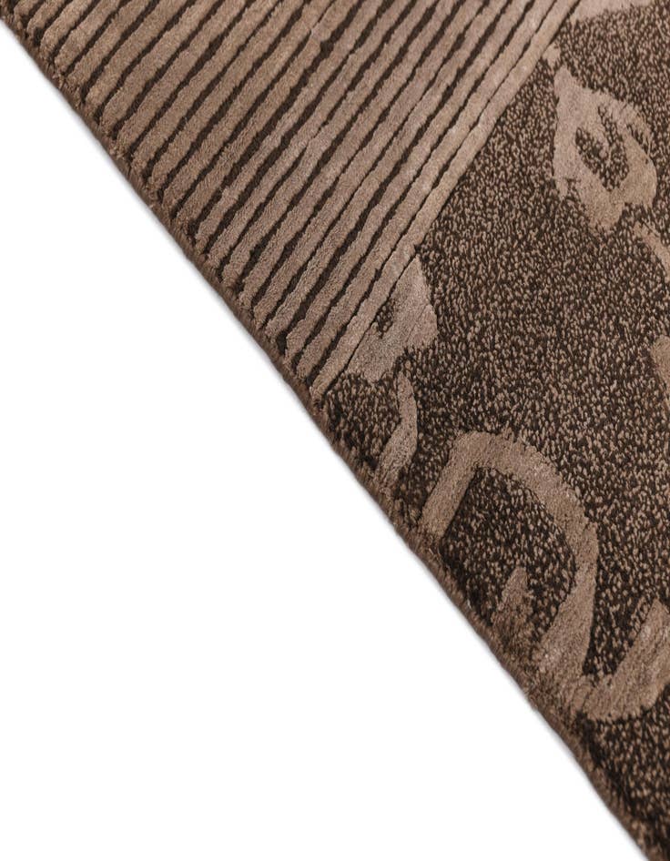 Detail image of 6' 6 x 9' 11  Hand Knotted Darya Wool Rug