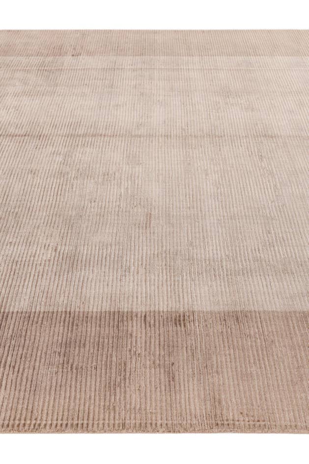 Detail image of 6' 5 x 9' 8 Hand Knotted Darya Wool Rug