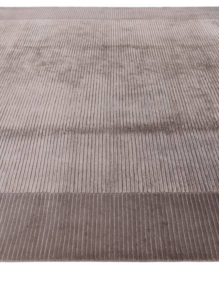 Detail image of 6' 6 x 9' 10  Hand Knotted Darya Wool Rug