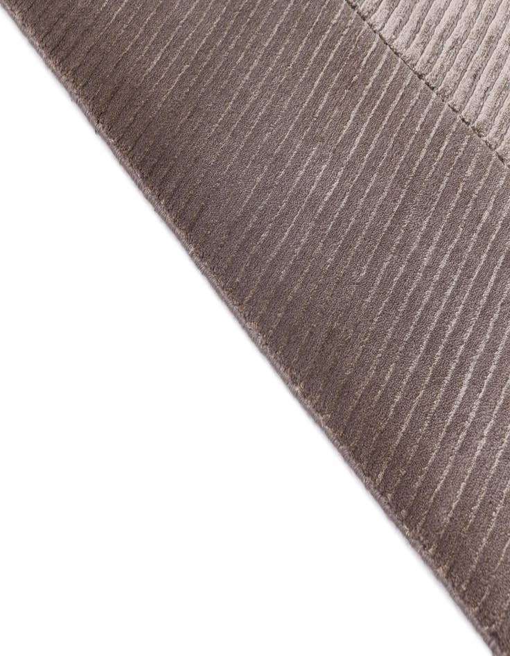 Detail image of 6' 7 x 9' 10  Hand Knotted Darya Wool Rug