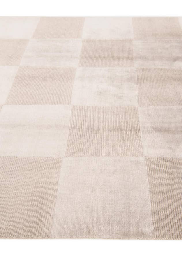 Detail image of 6' 7 x 9' 11 Hand Knotted Darya Wool Rug