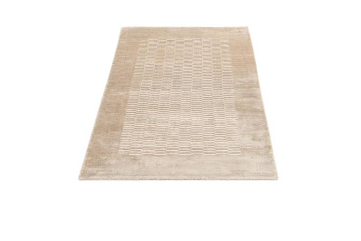 Detail image of 2' 8 x 4' 7 Hand Knotted Darya Wool Rug