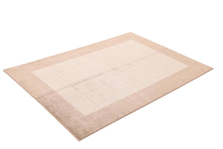 Detail image of 3' 11 x 5' 7 Hand Knotted Darya Wool Rug