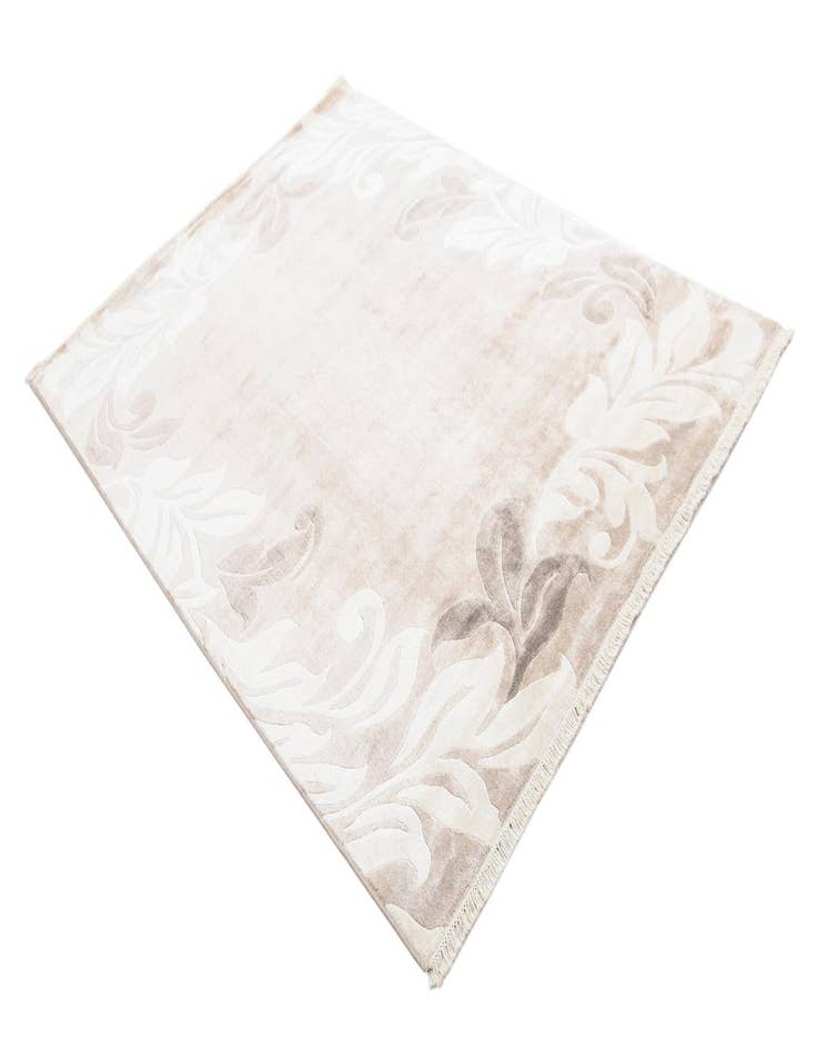 Detail image of 5' 7 x 7' 10 Darya Rug