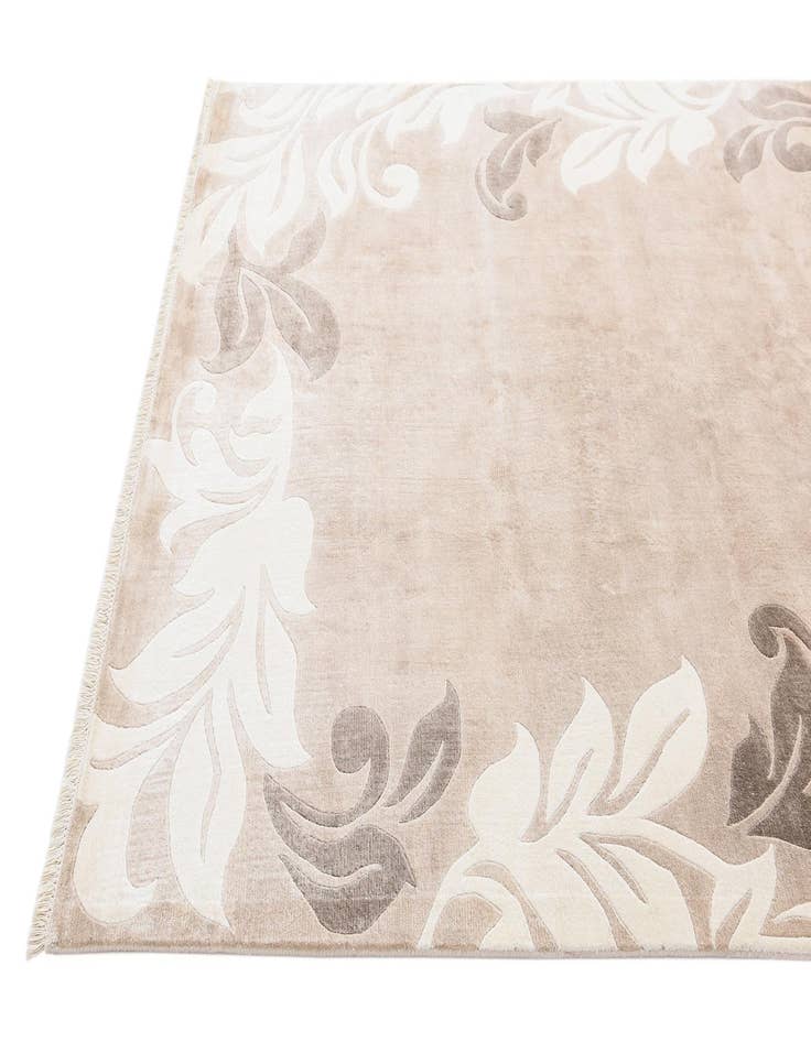 Detail image of 5' 7 x 7' 10 Darya Rug