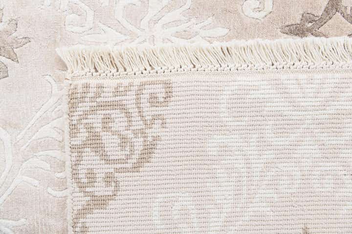 5' 6 x 8' Hand Knotted Darya Wool Rug