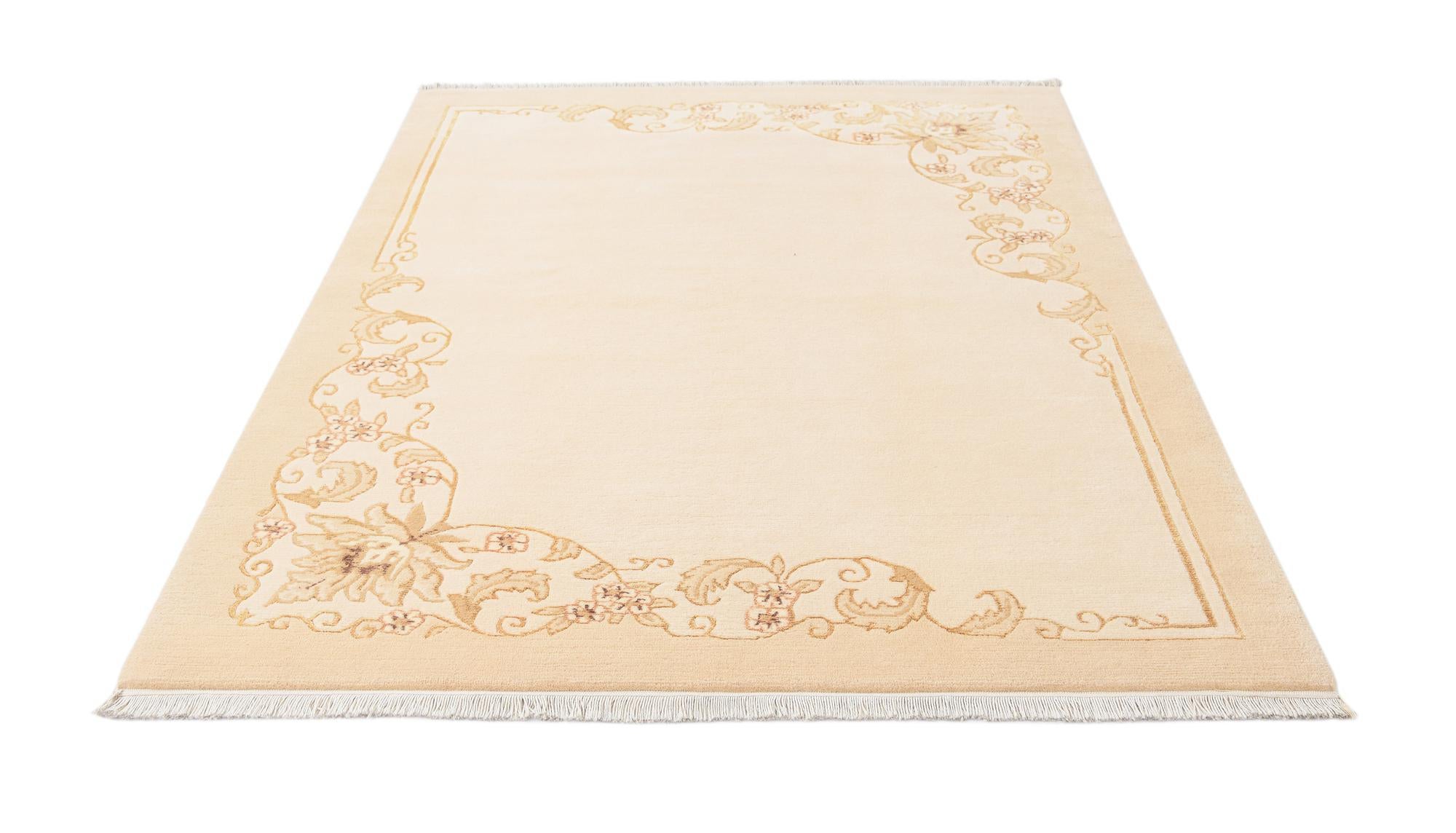 4' 11 x 6' 9 Darya Rug