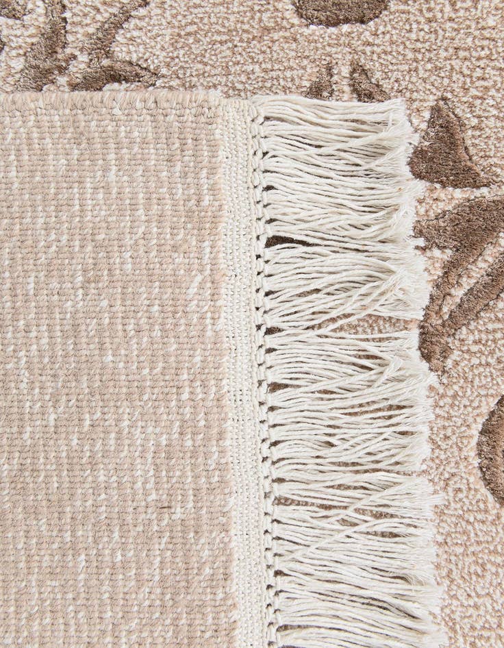Detail image of 4' 11 x 6' 6 Darya Rug