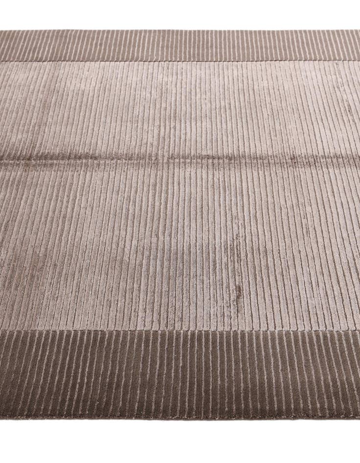 Detail image of 4' 10 x 6' 8  Hand Knotted Darya Wool Rug