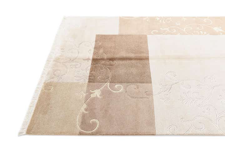 4' 7 x 6' 7 Darya Rug