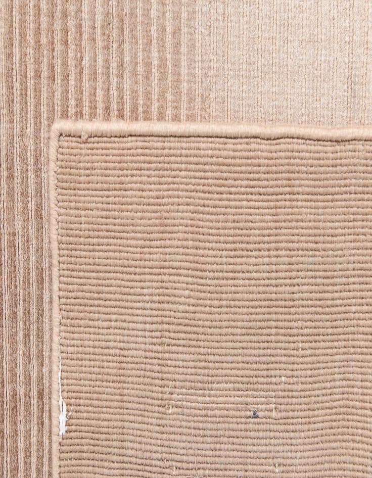 Detail image of 2' 7 x 5' 1 Hand Knotted Darya Wool Rug