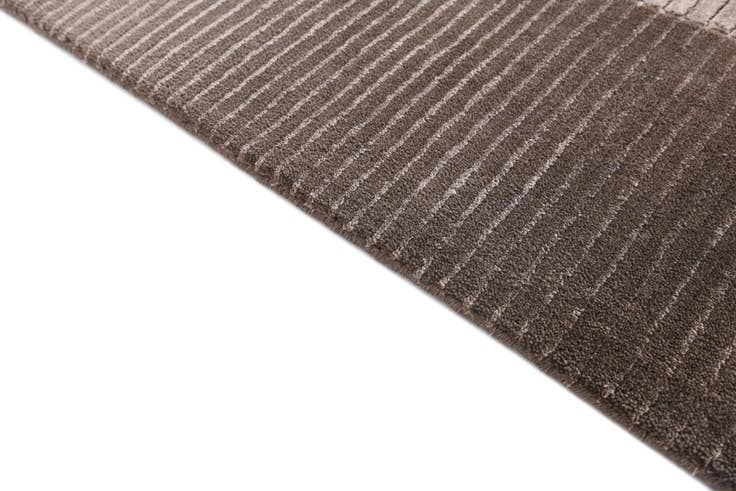 Detail image of 6' 7 x 9' 10 Hand Knotted Darya Wool Rug