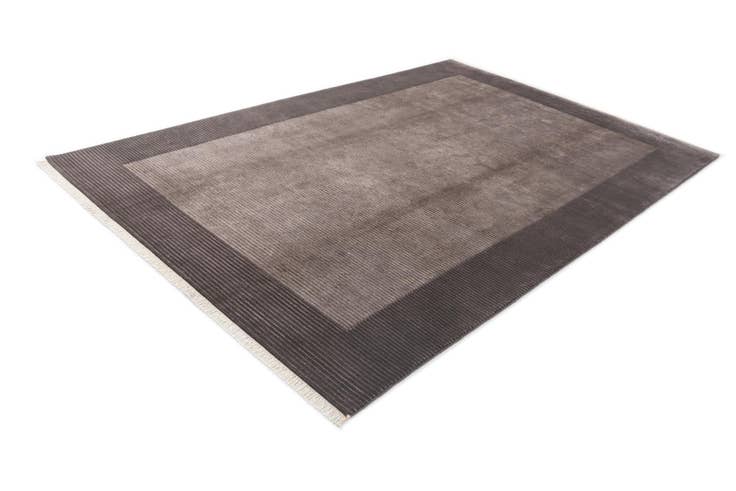 Detail image of 6' 7 x 9' 10 Hand Knotted Darya Wool Rug