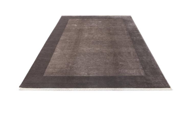 Detail image of 6' 7 x 9' 10 Hand Knotted Darya Wool Rug