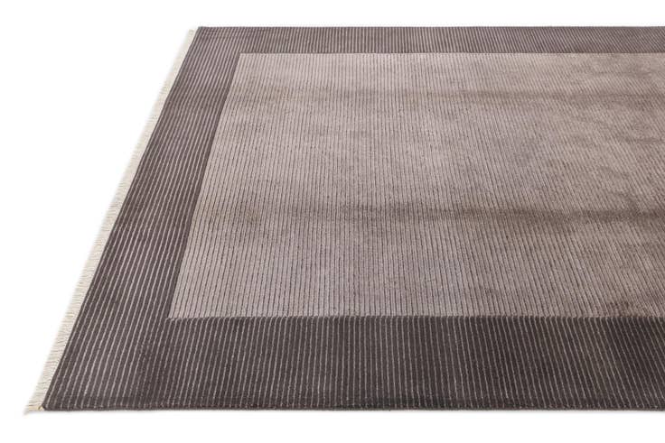 Detail image of 6' 7 x 9' 10 Hand Knotted Darya Wool Rug