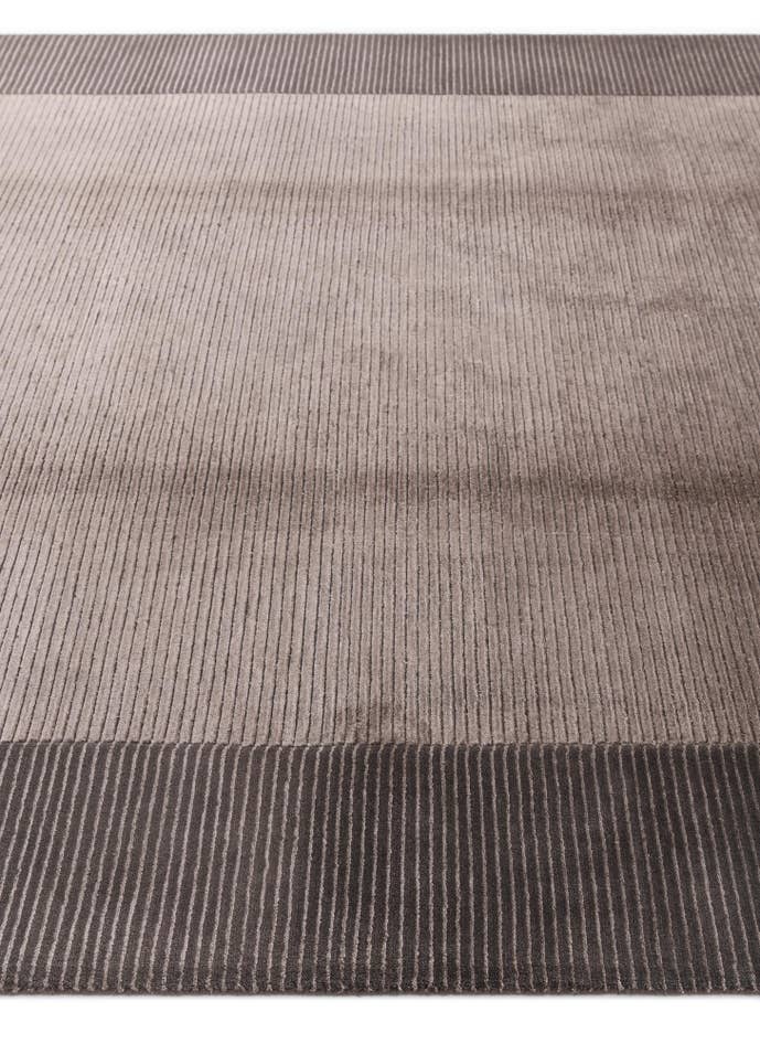 Detail image of 6' 7 x 9' 10 Hand Knotted Darya Wool Rug