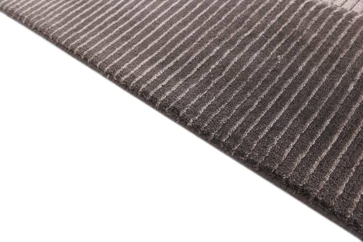 Detail image of 6' 7 x 9' 10 Hand Knotted Darya Wool Rug