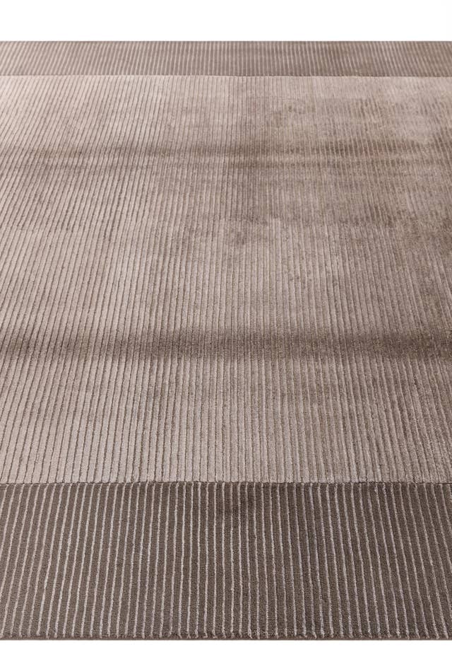 Detail image of 6' 7 x 9' 10 Hand Knotted Darya Wool Rug