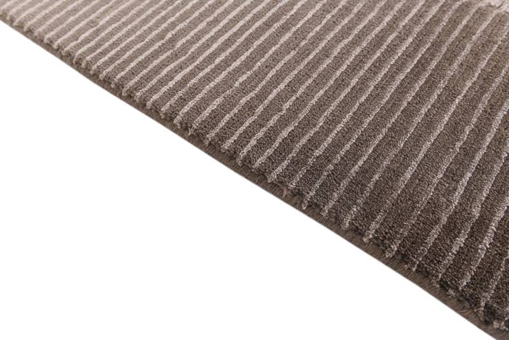 Detail image of 6' 7 x 9' 10 Hand Knotted Darya Wool Rug