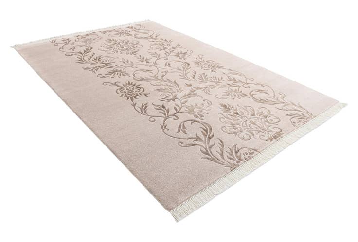 Detail image of 6' 11 x 9' 11 Hand Knotted Darya Rug