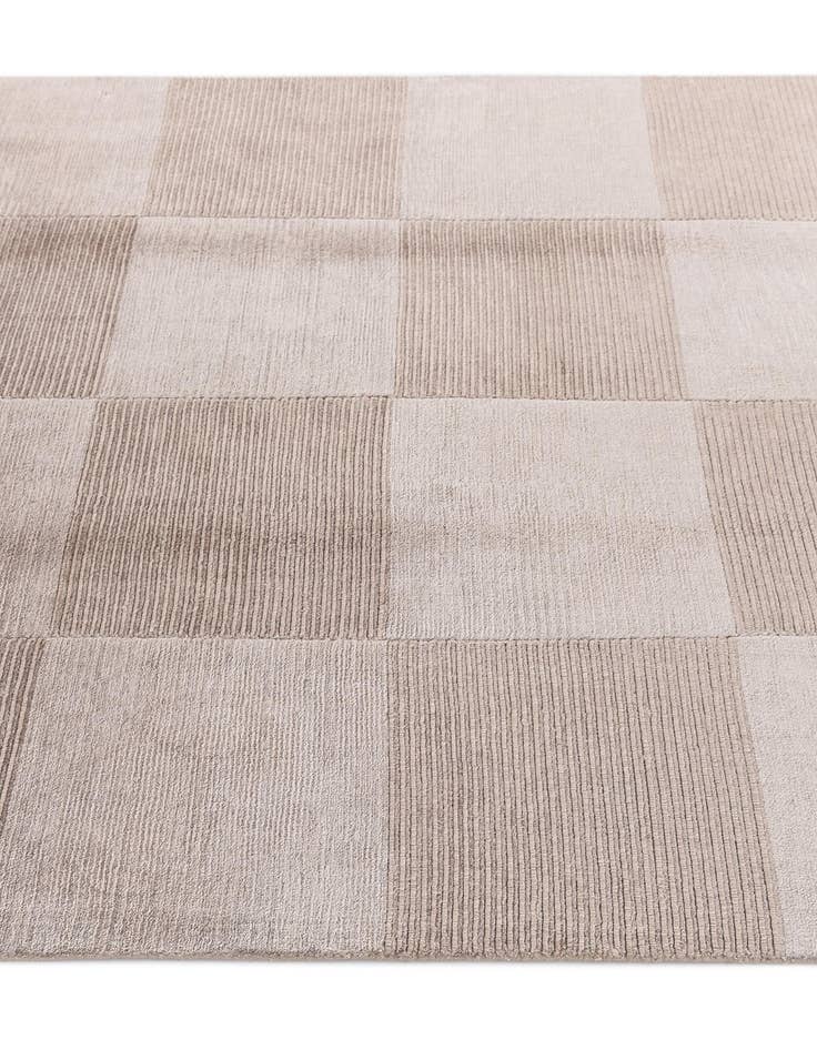 Detail image of 4' 6 x 6' 8 Darya Rug