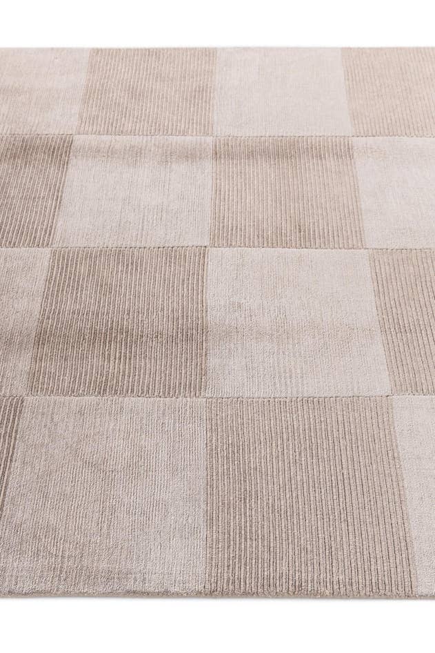 Detail image of 4' 6 x 6' 8 Darya Rug