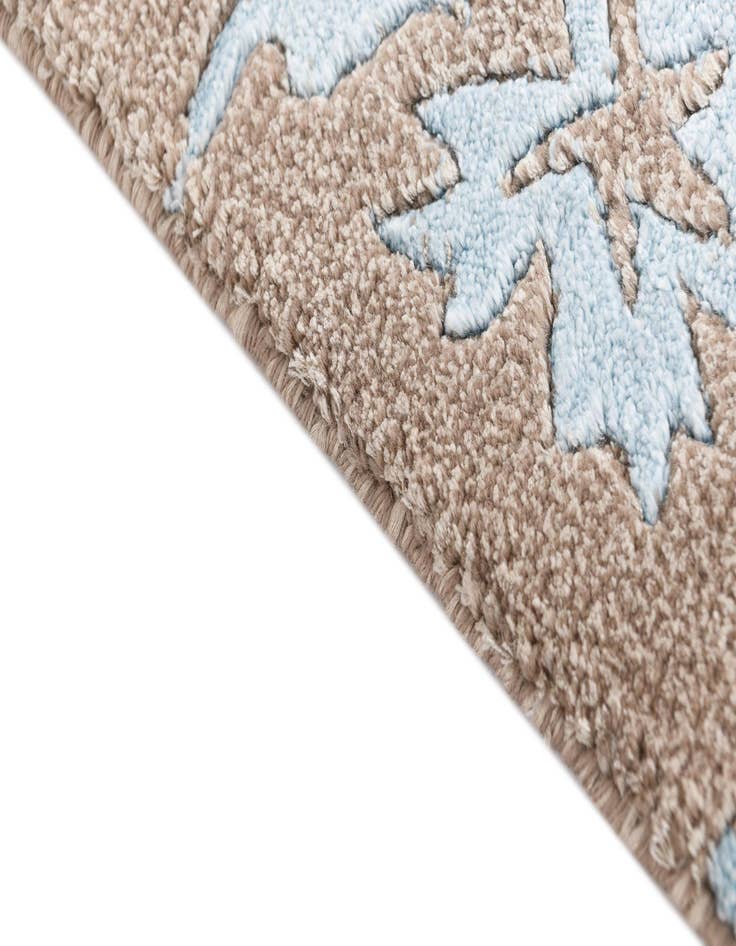 Detail image of 4' 3 x 6' 4 Darya Rug