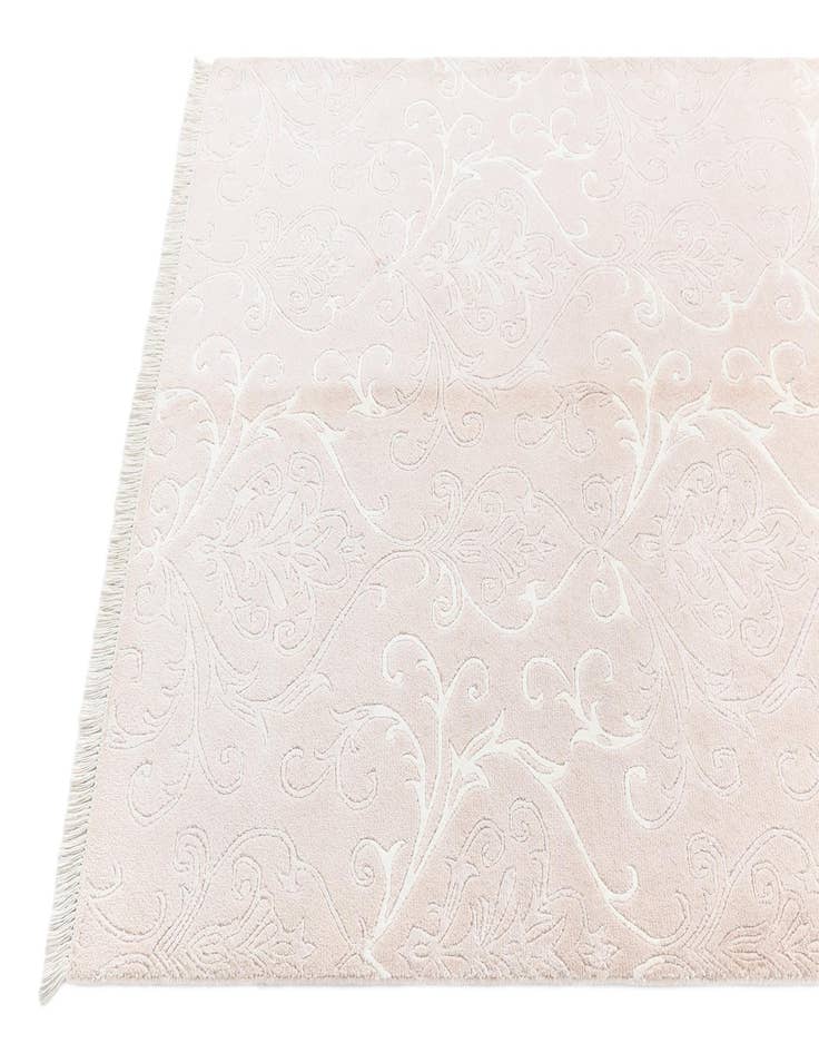 Detail image of 4' 3 x 6' 1 Darya Rug