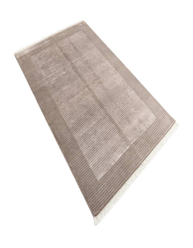 Detail image of 3' 11 x 6' Darya Rug