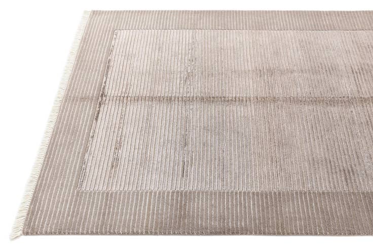 Detail image of 3' 11 x 6' Darya Rug