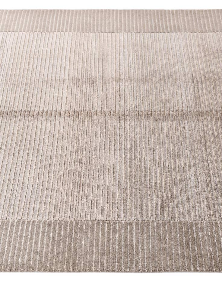 Detail image of 3' 11 x 6' Darya Rug