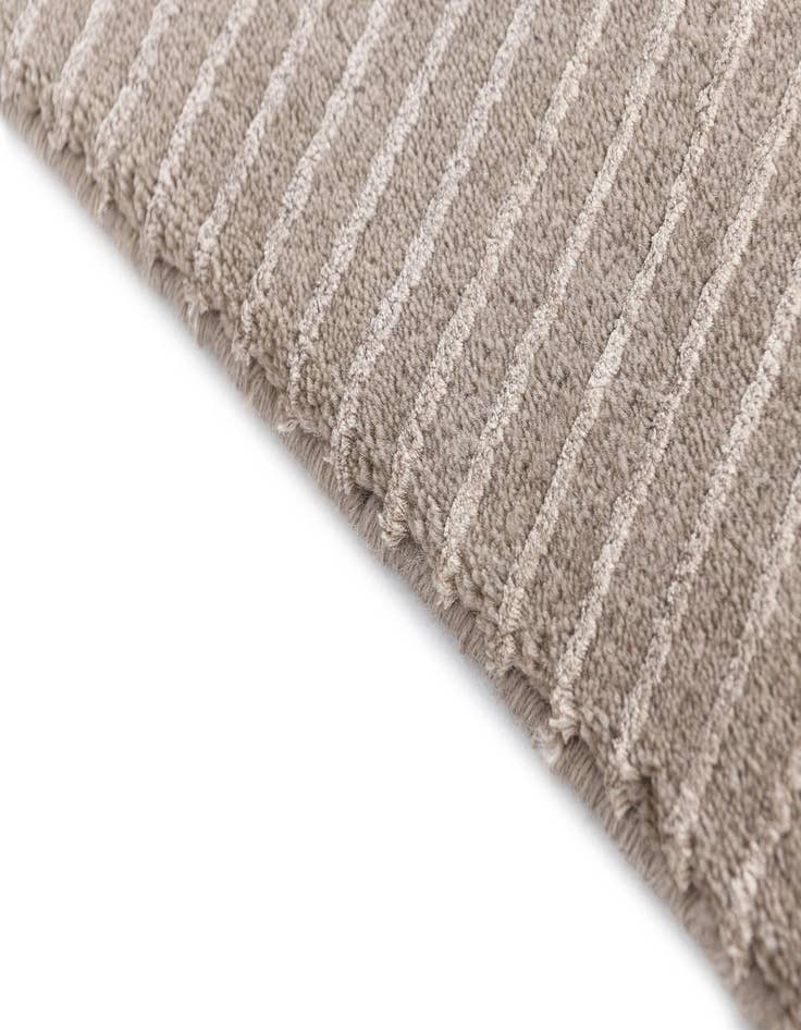 Detail image of 3' 11 x 6' Darya Rug